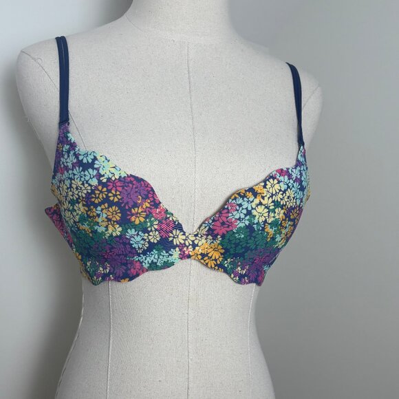 NWOT Victoria's Secret Very Sexy Push-Up Bra, size 36A - Picture 2 of 6